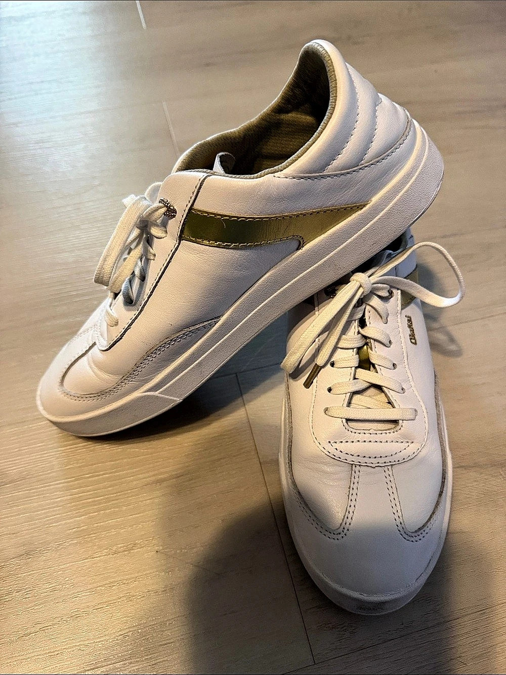 OluKai Pi'Oi Leather Sneakers White & Green US W 9